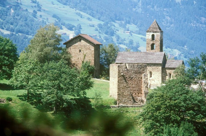 Hohenrätien Castle, Switzerland, Switzerland